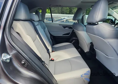 2025 Toyota Rav4 Xle Premium z USA, uszkodzony, nr VIN 2T3C1RFV1SC324351